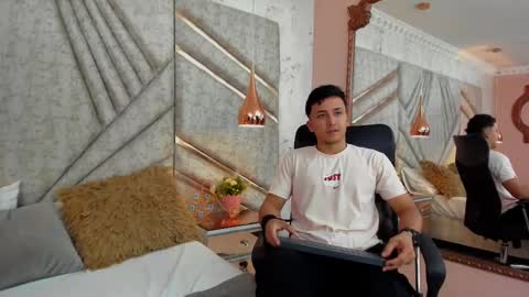 Snapshot of brandoncolee chatting on 01/20/25, 12:18 BrandonCole online show from 01/20/25, 12:18