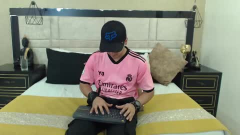 Snapshot of brandoncolee chatting on 01/27/25, 12:37 BrandonCole online show from 01/27/25, 12:37