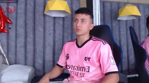 Snapshot of brandoncolee chatting on 02/19/25, 03:38 BrandonCole online show from 02/19/25, 03:38