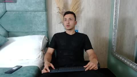 Snapshot of brandoncolee chatting on 02/27/25, 12:02 BrandonCole online show from 02/27/25, 12:02