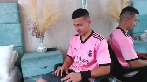 Snapshot of brandoncolee chatting on 03/04/25, 12:33 BrandonCole online show from 03/04/25, 12:33