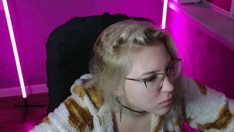 Snapshot of brandy__stars chatting on 12/20/24, 01:36 Belle online show from 12/20/24, 01:36