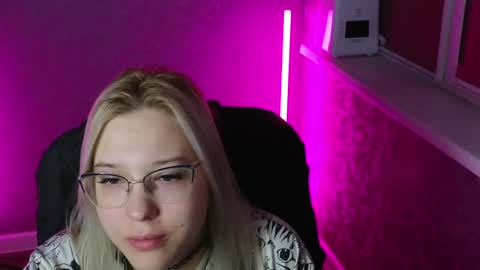 Snapshot of brandy__stars chatting on 12/22/24, 02:06 Belle online show from 12/22/24, 02:06