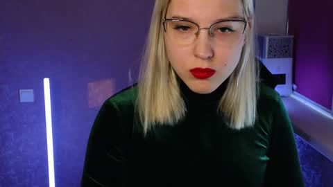 Snapshot of brandy__stars chatting on 12/25/24, 04:22 Belle online show from 12/25/24, 04:22