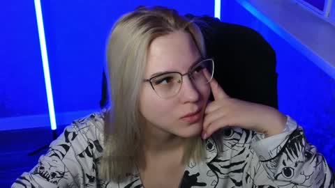 Snapshot of brandy__stars chatting on 12/26/24, 01:51 Belle online show from 12/26/24, 01:51