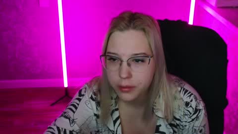 Snapshot of brandy__stars chatting on 12/27/24, 01:43 Belle online show from 12/27/24, 01:43