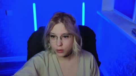 Snapshot of brandy__stars chatting on 01/17/25, 02:18 Belle online show from 01/17/25, 02:18