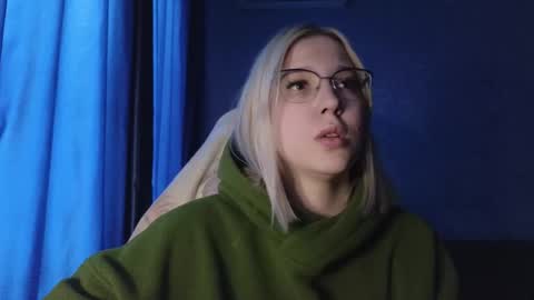 Snapshot of brandy__stars chatting on 09/15/25, 08:36 Belle online show from 09/15/25, 08:36