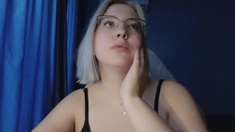 Snapshot of brandy__stars chatting on 09/29/25, 05:45 Belle online show from 09/29/25, 05:45