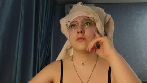 Belle  online show from 04/05/26, 12:24