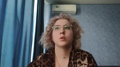 Belle  online show from 04/10/26, 08:41