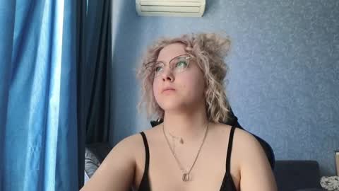 Belle  online show from 04/11/26, 07:45