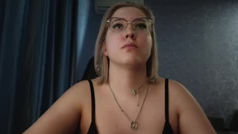 Belle  online show from 04/23/26, 12:04