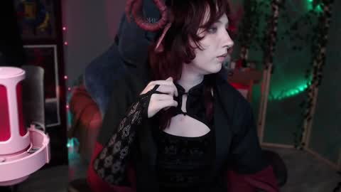 Snapshot of brandy_queen chatting on 02/01/25, 03:39 Aurorabut ur dad just calls me Rory online show from 02/01/25, 03:39