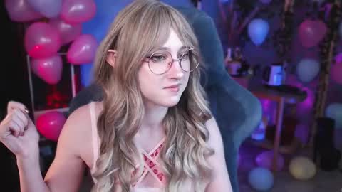 Snapshot of brandy_queen chatting on 02/14/25, 11:20 Aurorabut ur dad just calls me Rory online show from 02/14/25, 11:20