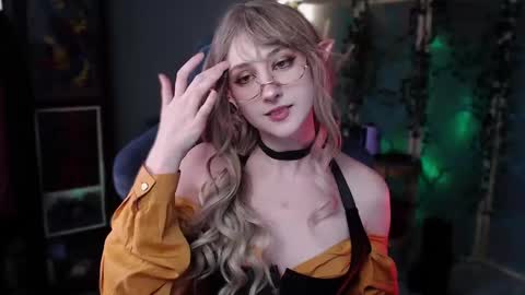 Snapshot of brandy_queen chatting on 03/04/25, 05:11 Aurorabut ur dad just calls me Rory online show from 03/04/25, 05:11