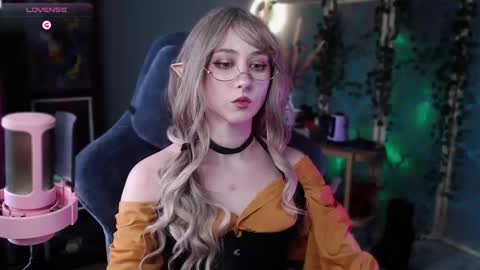 Snapshot of brandy_queen chatting on 03/04/25, 08:24 Aurorabut ur dad just calls me Rory online show from 03/04/25, 08:24