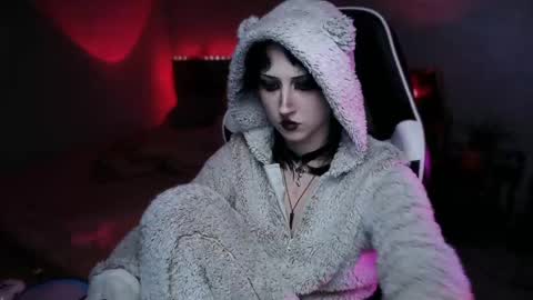 Snapshot of brandy_queen chatting on 04/15/26, 06:48 Aurorabut ur dad just calls me Rory online show from 04/15/26, 06:48