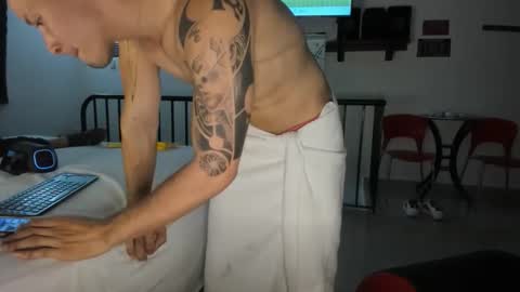 Snapshot of branfonhot chatting on 09/10/25, 12:43 Instagram twitter BRAN LOPEZ online show from 09/10/25, 12:43