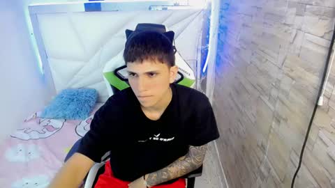 Snapshot of brayan_lopezz chatting on 01/18/25, 01:08 BRAYAN online show from 01/18/25, 01:08