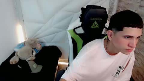 Snapshot of brayan_lopezz chatting on 02/04/25, 12:44 BRAYAN online show from 02/04/25, 12:44