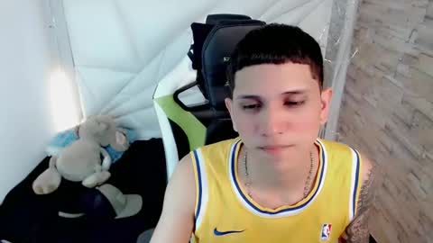 Snapshot of brayan_lopezz chatting on 02/04/25, 03:47 BRAYAN online show from 02/04/25, 03:47