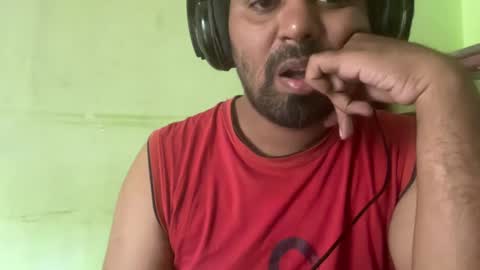 dont tell me u like to see me if you cant follow me online show from 01/29/25, 09:44