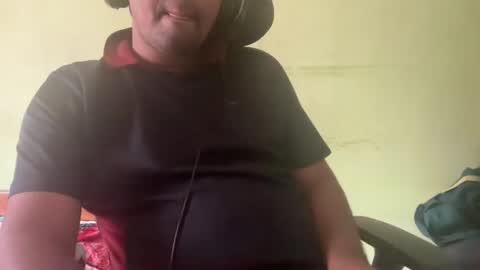 dont tell me u like to see me if you cant follow me online show from 02/19/25, 09:17