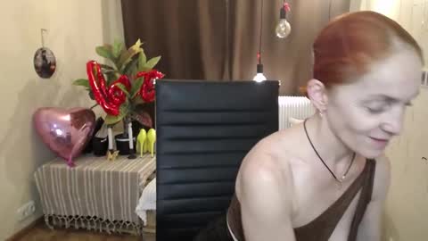 Snapshot of breeterner chatting on 02/13/25, 11:37 breeterner online show from 02/13/25, 11:37