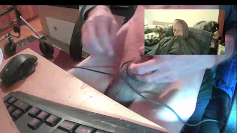 bremer64 online show from 12/17/25, 05:02