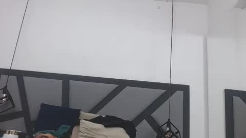 BRENDA VELASQUEZ online show from 04/05/26, 09:45