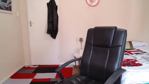 ask me lol online show from 02/26/26, 06:12