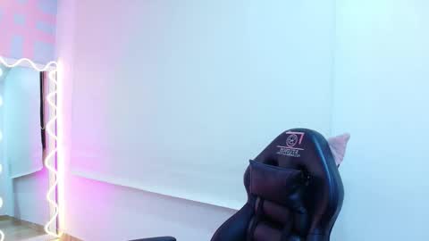 BRENDDA  online show from 12/05/25, 03:37