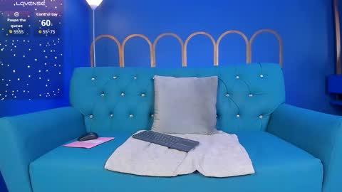 Snapshot of brennastone chatting on 12/18/25, 12:11 online show from 12/18/25, 12:11