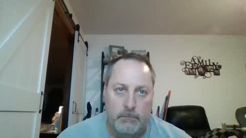 hey online show from 03/08/25, 01:28