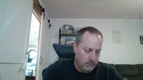 hey online show from 11/16/25, 08:36