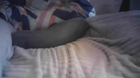 Snapshot of bri20fu chatting on 09/16/25, 05:58 raining down on me online show from 09/16/25, 05:58