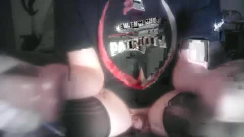 Snapshot of bri20fu chatting on 07/05/26, 04:19 raining down on me online show from 07/05/26, 04:19