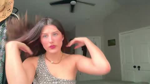 Snapshot of briadominick chatting on 09/23/25, 07:50 Brianna3 online show from 09/23/25, 07:50