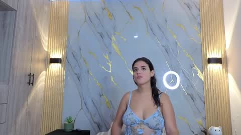 Manuela online show from 04/01/26, 03:18