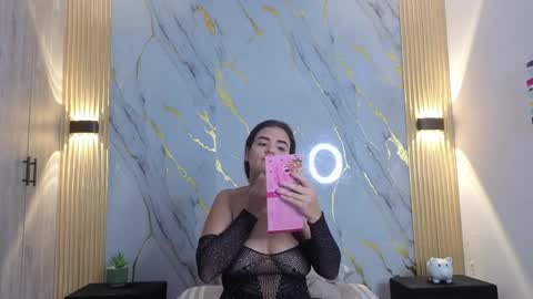 Manuela online show from 04/02/26, 03:48