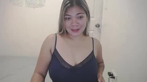 Snapshot of briana_lovexx chatting on 02/06/25, 12:33 Briana online show from 02/06/25, 12:33