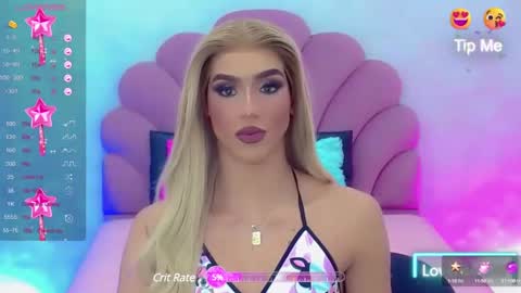 Snapshot of briana_sex32 chatting on 12/23/24, 02:35 BRIANA online show from 12/23/24, 02:35