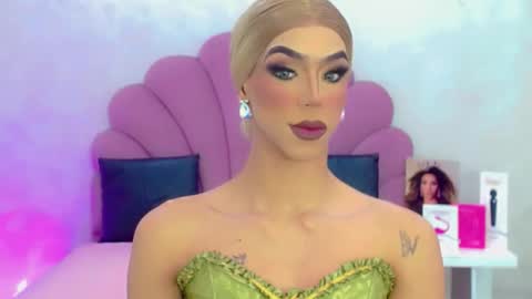 BRIANA online show from 04/21/26, 03:57