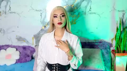 briana_white online show from 06/25/26, 07:18