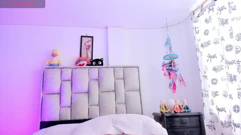 Snapshot of brianaguzman chatting on 11/24/25, 06:29 online show from 11/24/25, 06:29