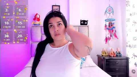 Snapshot of brianaguzman chatting on 11/29/25, 02:53 online show from 11/29/25, 02:53