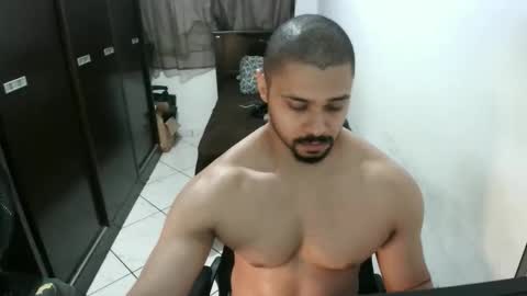 Snapshot of brianaries chatting on 09/25/25, 05:11 brianaries online show from 09/25/25, 05:11