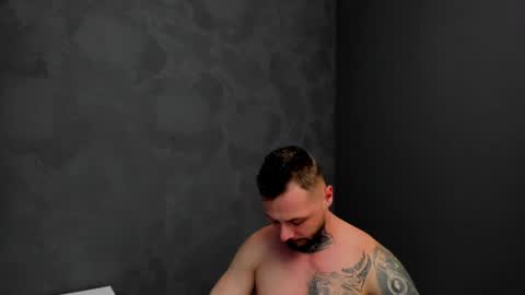 Snapshot of brianhunts chatting on 01/15/25, 04:11 Brian online show from 01/15/25, 04:11