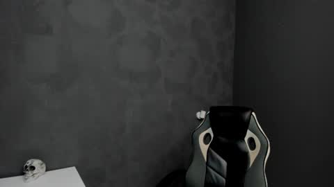 Snapshot of brianhunts chatting on 02/07/25, 01:11 Brian online show from 02/07/25, 01:11